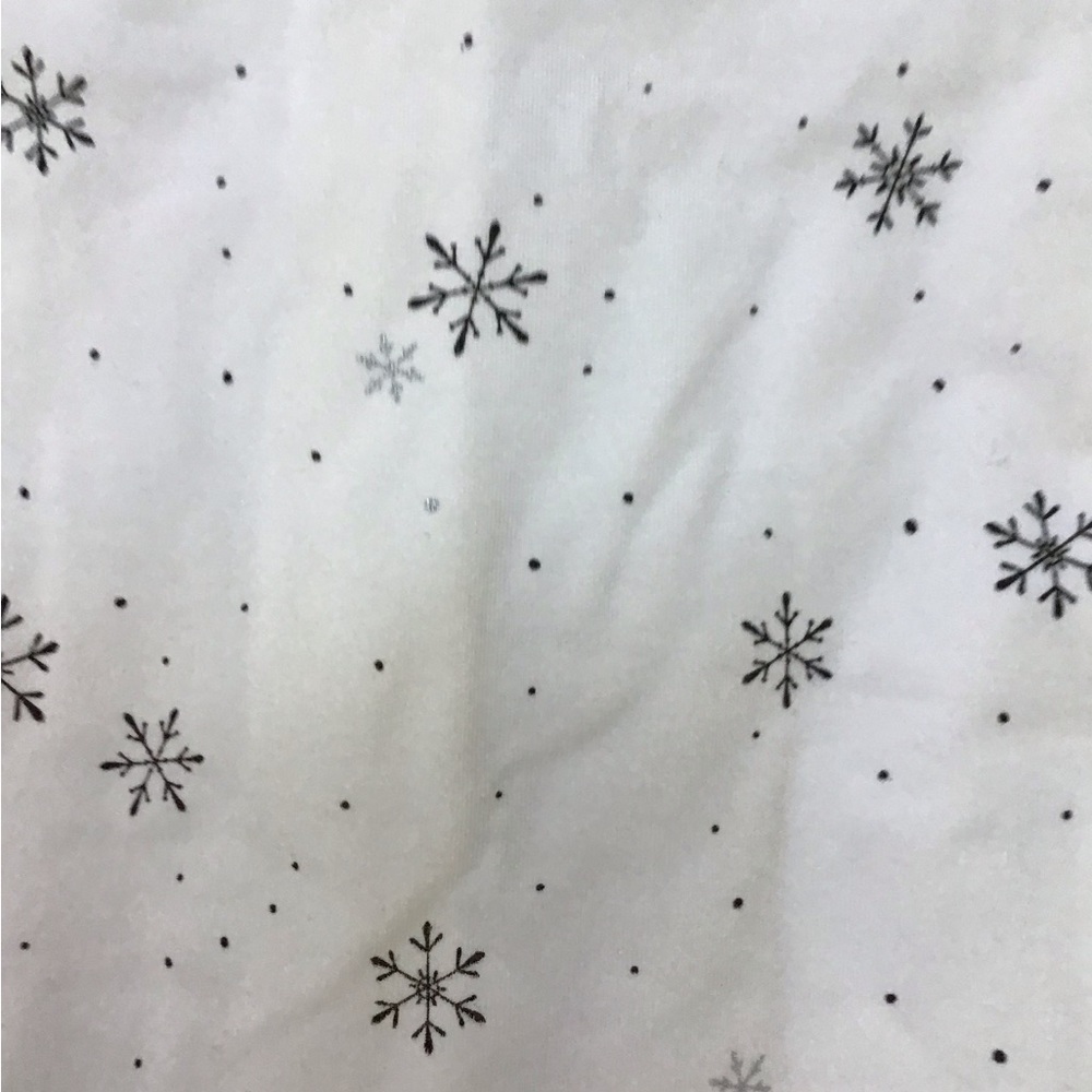 🆕FIRSTS by Petit Lem Snowflake Print footie Pajamas. Size 3m - Picture 5 of 5